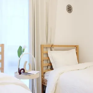 アパート Nestay Nippori, 東京都